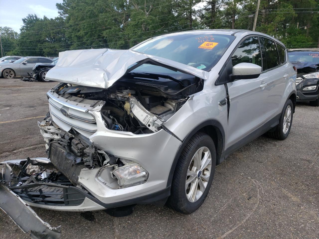 Photo 2 from auction – 2019 FORD ESCAPE SE with VIN 1FMCU0GD3KUB20943