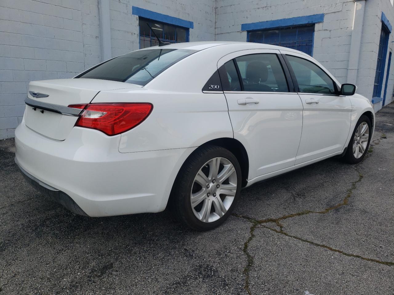 Photo 4 from auction – 2012 CHRYSLER 200 TOURIN with VIN 1C3CCBBG2CN263564