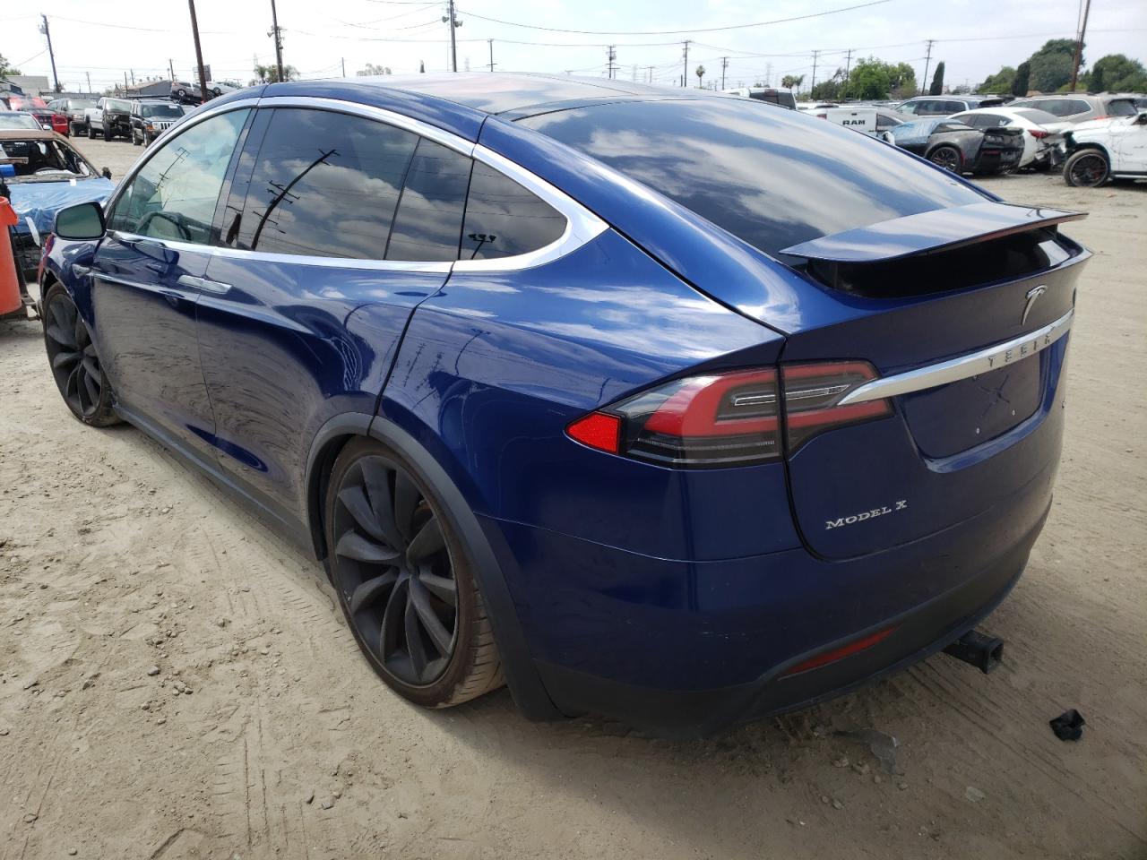 Photo 3 from auction – 2016 TESLA MODEL X with VIN 5YJXCAE25GF012145