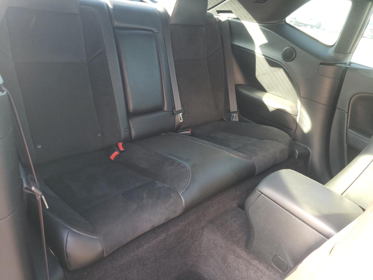 Photo 6 from auction – 2018 DODGE CHALLENGER with VIN 2C3CDZFJ3JH172188