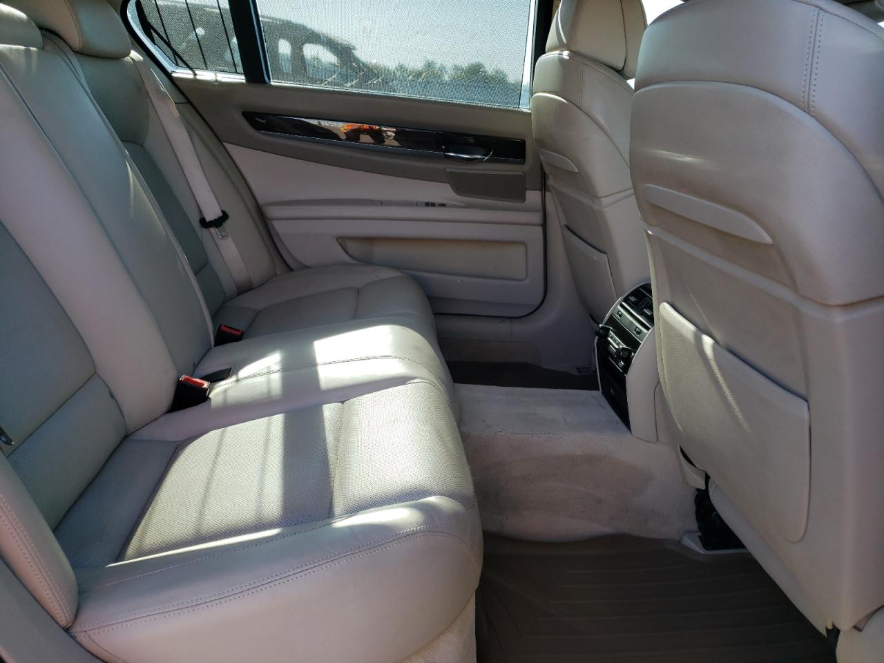 Photo 6 from auction – 2012 BMW 750 LI with VIN WBAKB8C57CC962708