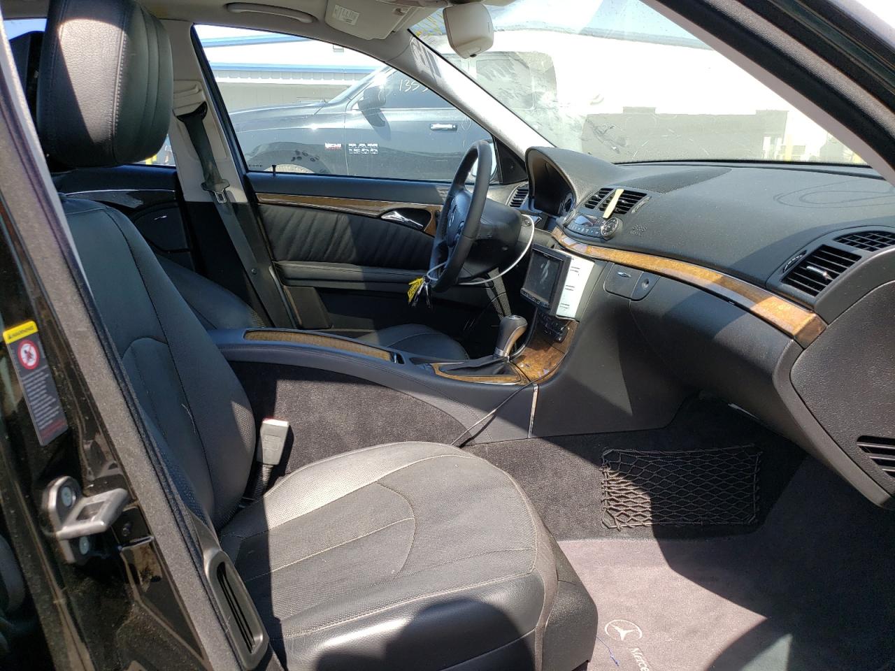 Photo 5 from auction – 2007 MERCEDES-BENZ E 550 with VIN WDBUF72X57A981903