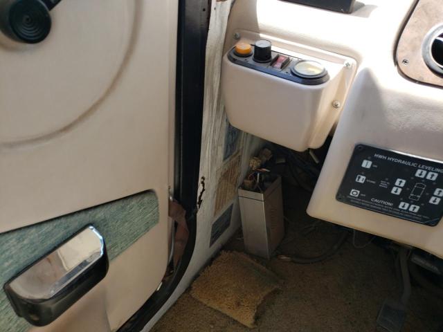Photo 9 from auction – 1998 WIND MOTORHOME with VIN 3FCMF53G3VJA20898