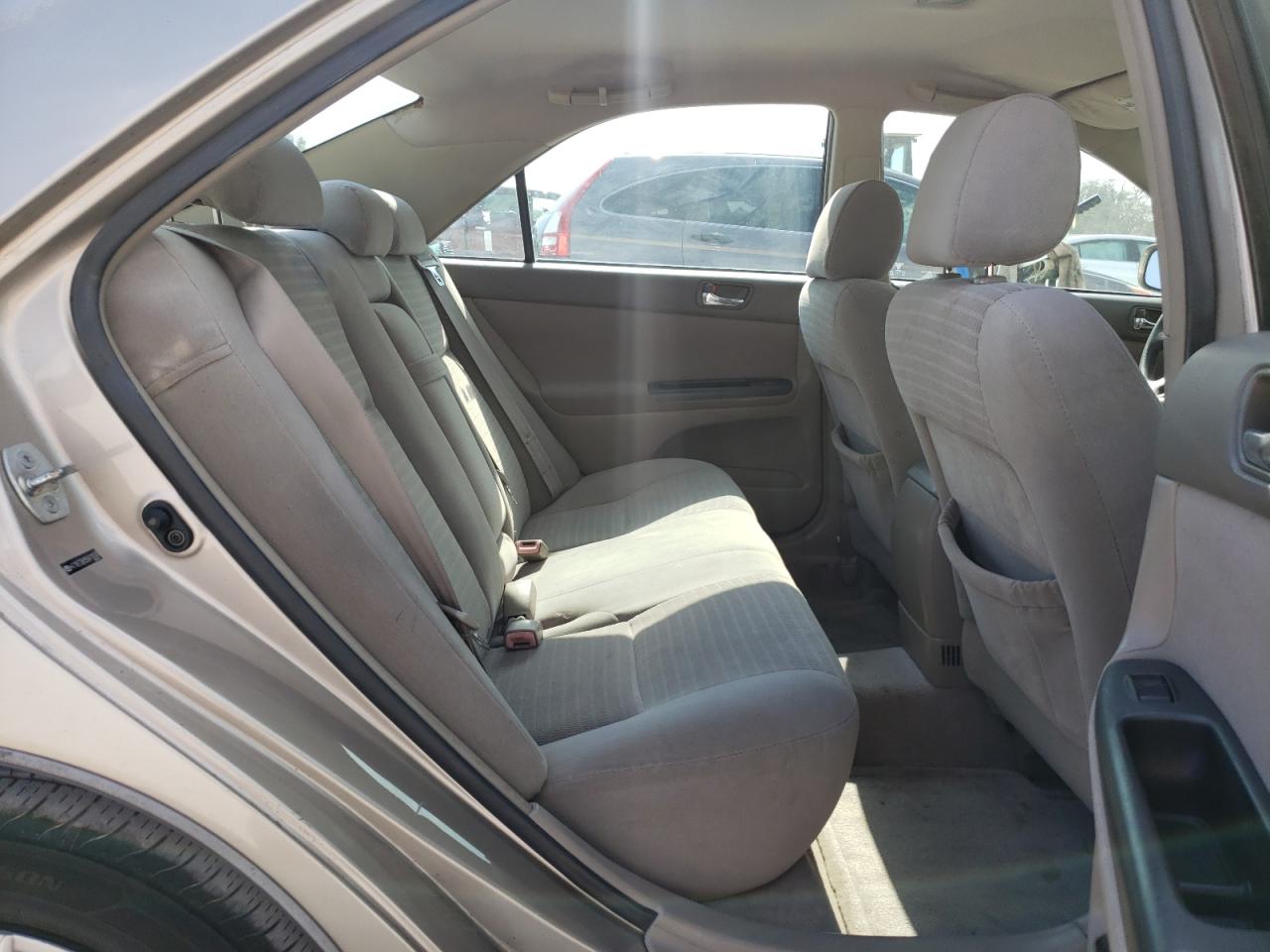 Photo 6 from auction – 2005 TOYOTA CAMRY LE with VIN 4T1BE32K95U411628