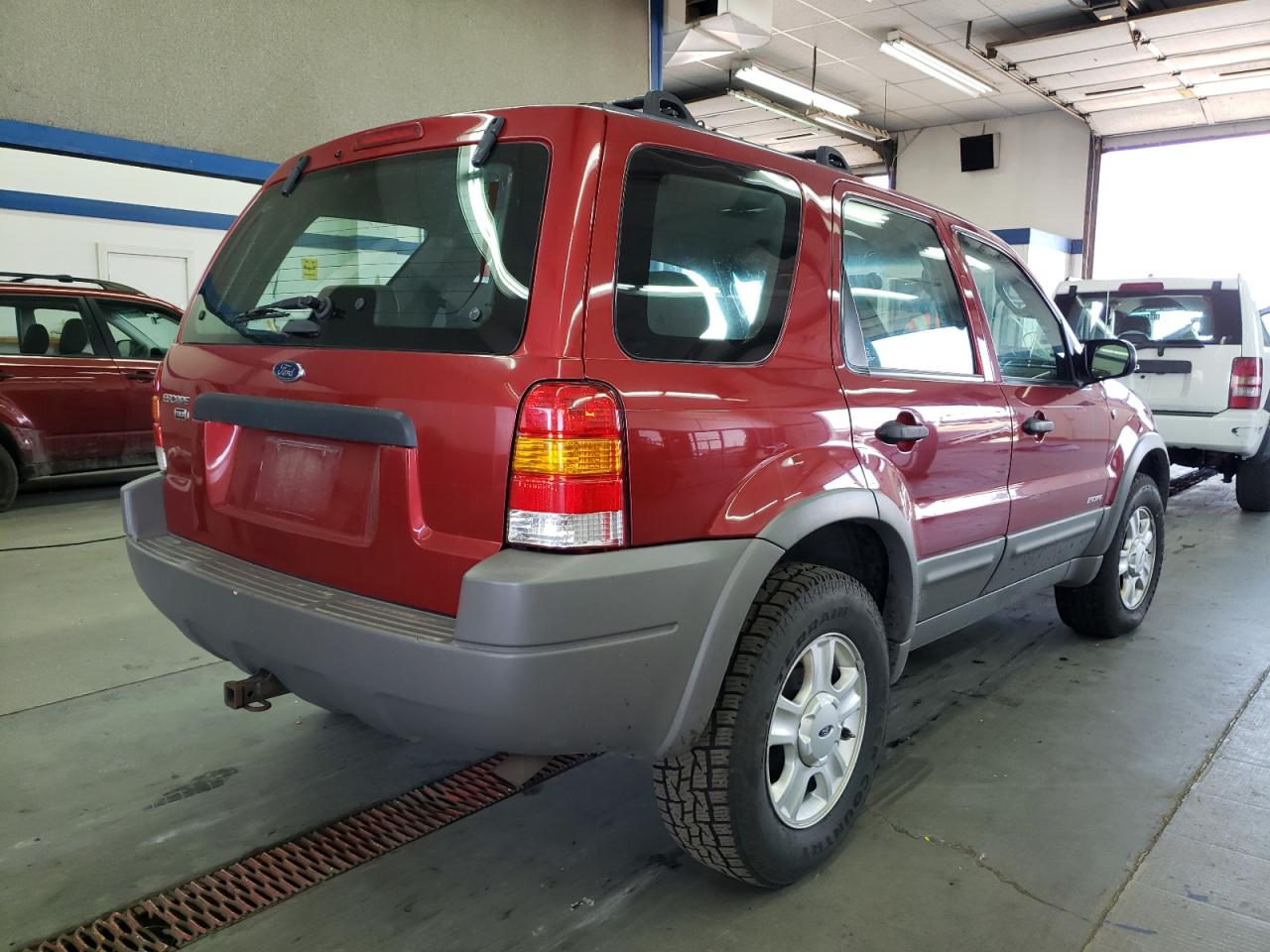 Photo 4 from auction – 2001 FORD ESCAPE XLT with VIN 1FMYU04121KA73902