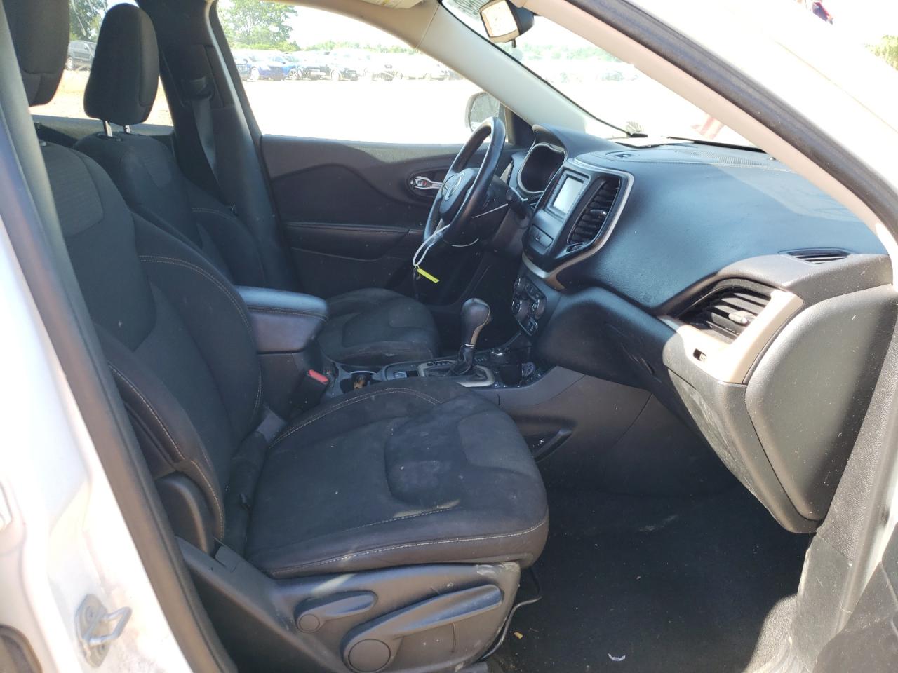 Photo 5 from auction – 2015 JEEP CHEROKEE L with VIN 1C4PJMCB2FW692025