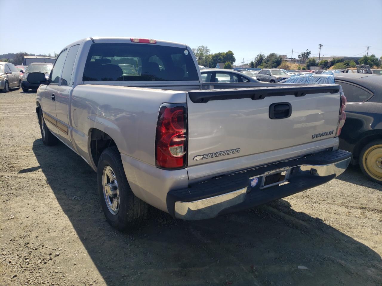 Photo 3 from auction – 2004 CHEVROLET SILVERADO with VIN 2GCEC19V741167418