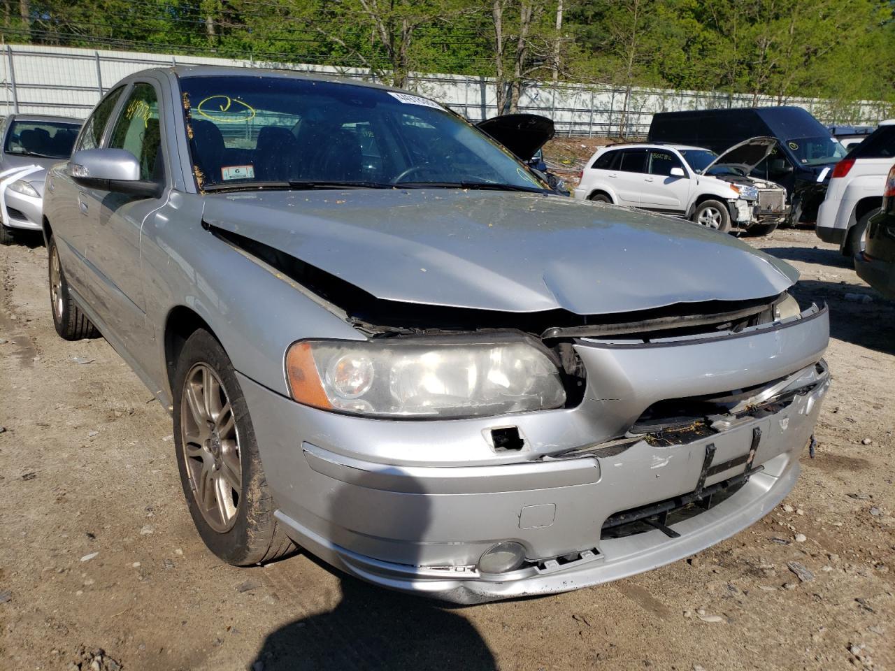 VOLVO S60 2.5T 2007 with VIN YV1RH592072637075 - Photo from auction