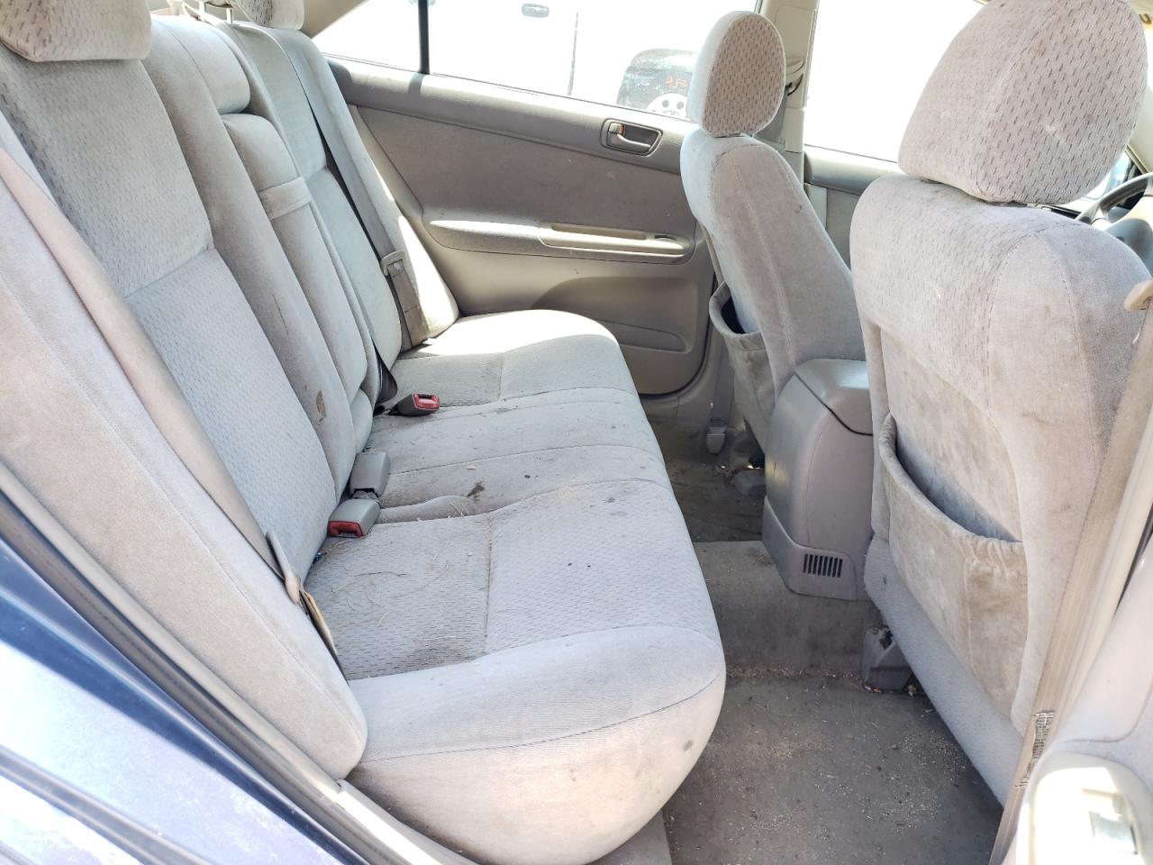 Photo 6 from auction – 2004 TOYOTA CAMRY LE with VIN 4T1BE32K04U937578