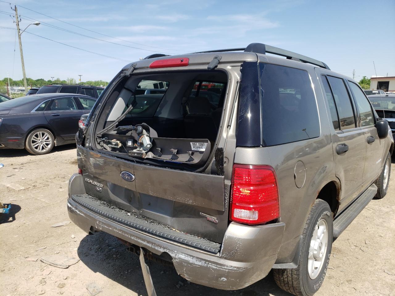Photo 9 from auction – 2005 FORD EXPLORER S with VIN 1FMZU73K05ZA64197