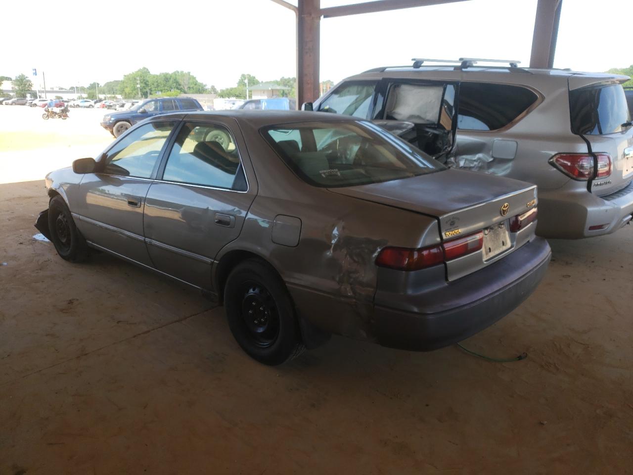 Photo 3 from auction – 1997 TOYOTA CAMRY CE with VIN 4T1BG22K8VU103595