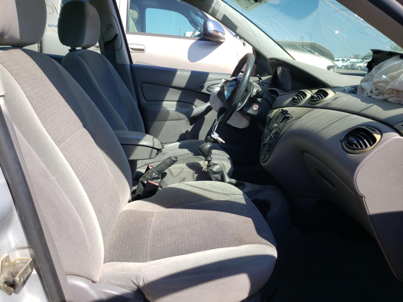 Photo 5 from auction – 2003 FORD FOCUS SE C with VIN 1FAFP34363W205955