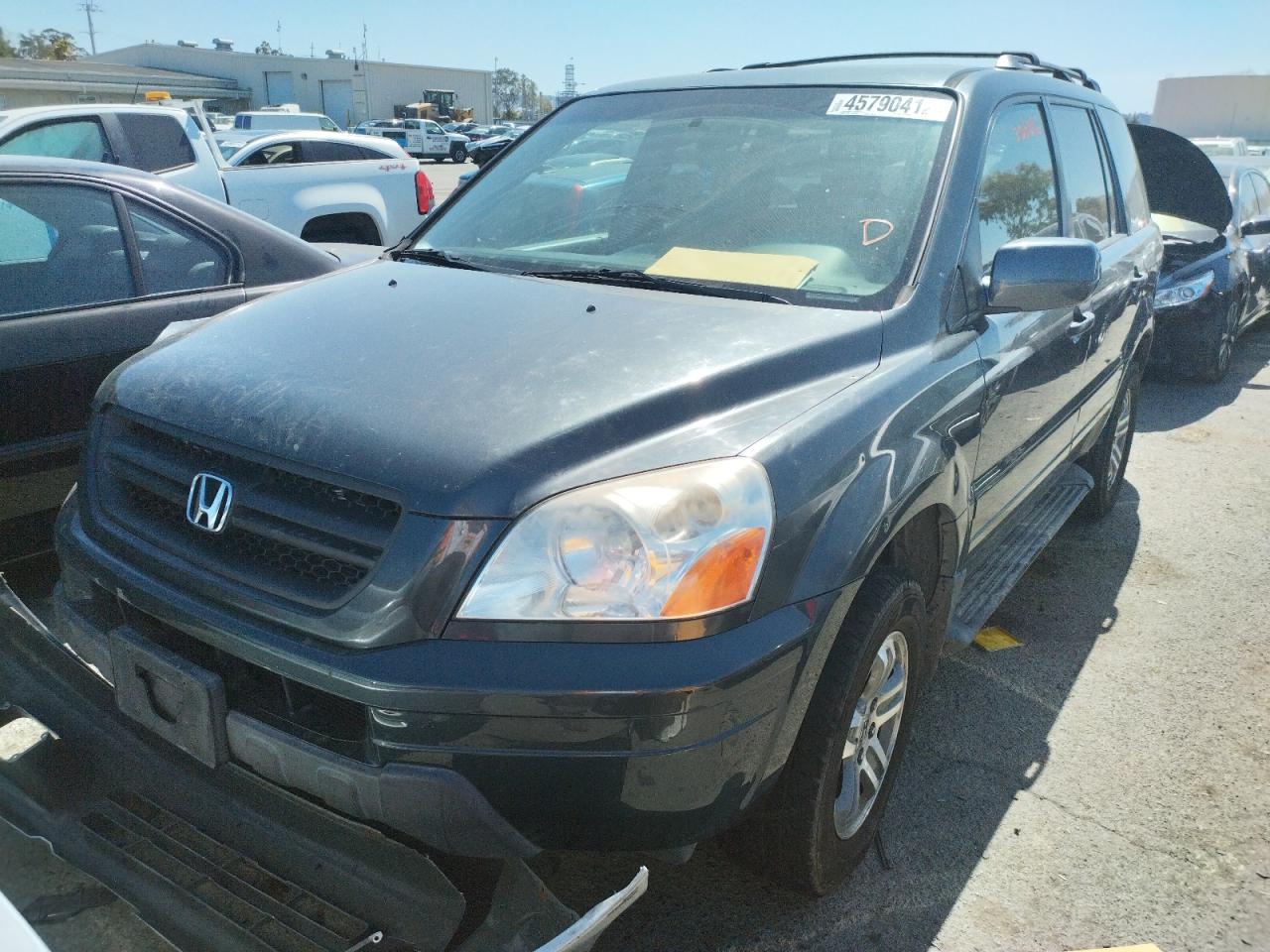 Photo 2 from auction – 2003 HONDA PILOT EXL with VIN 2HKYF18773H563109