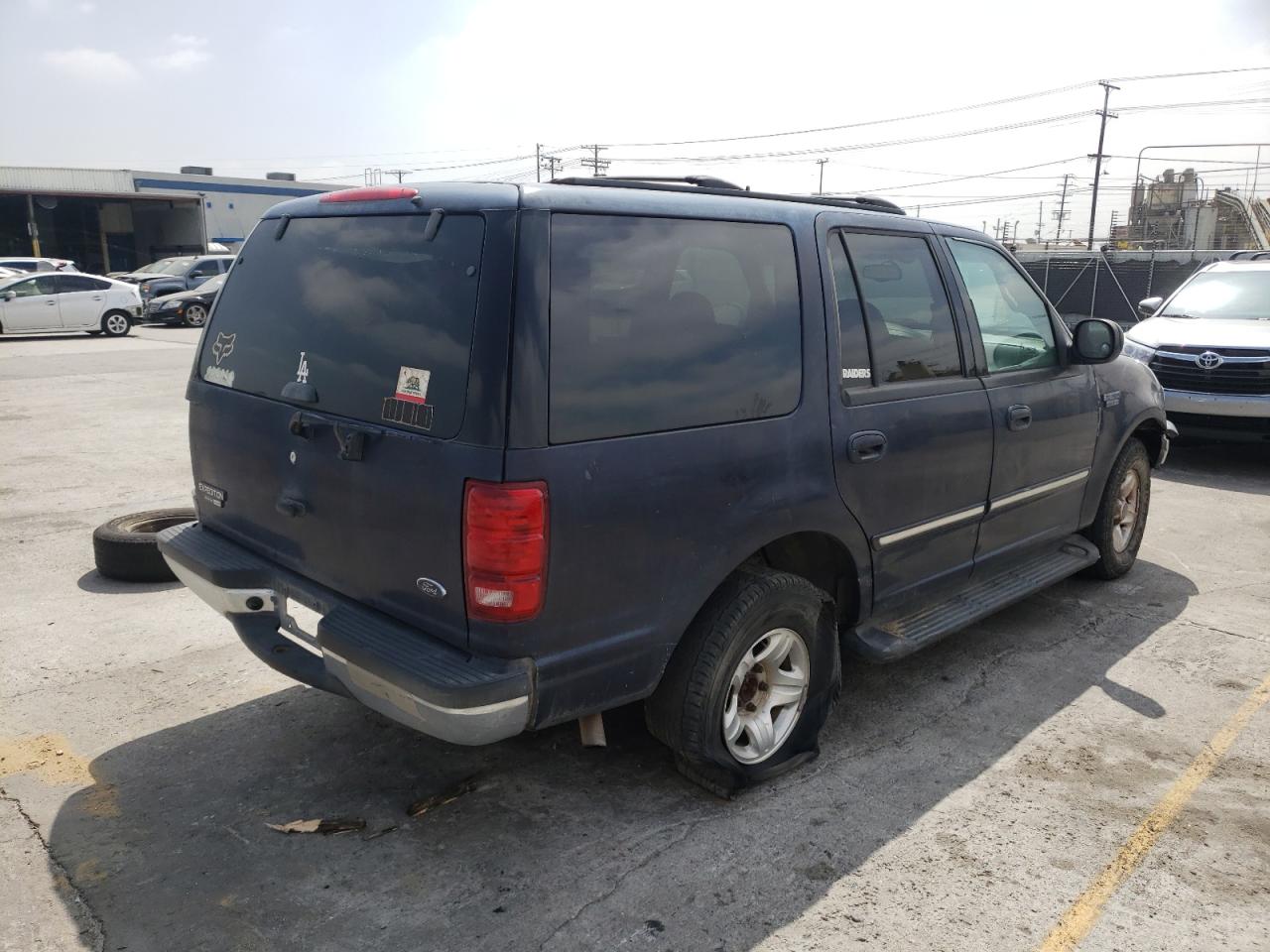 Photo 4 from auction – 2000 FORD EXPEDITION with VIN 1FMRU156XYLC17558