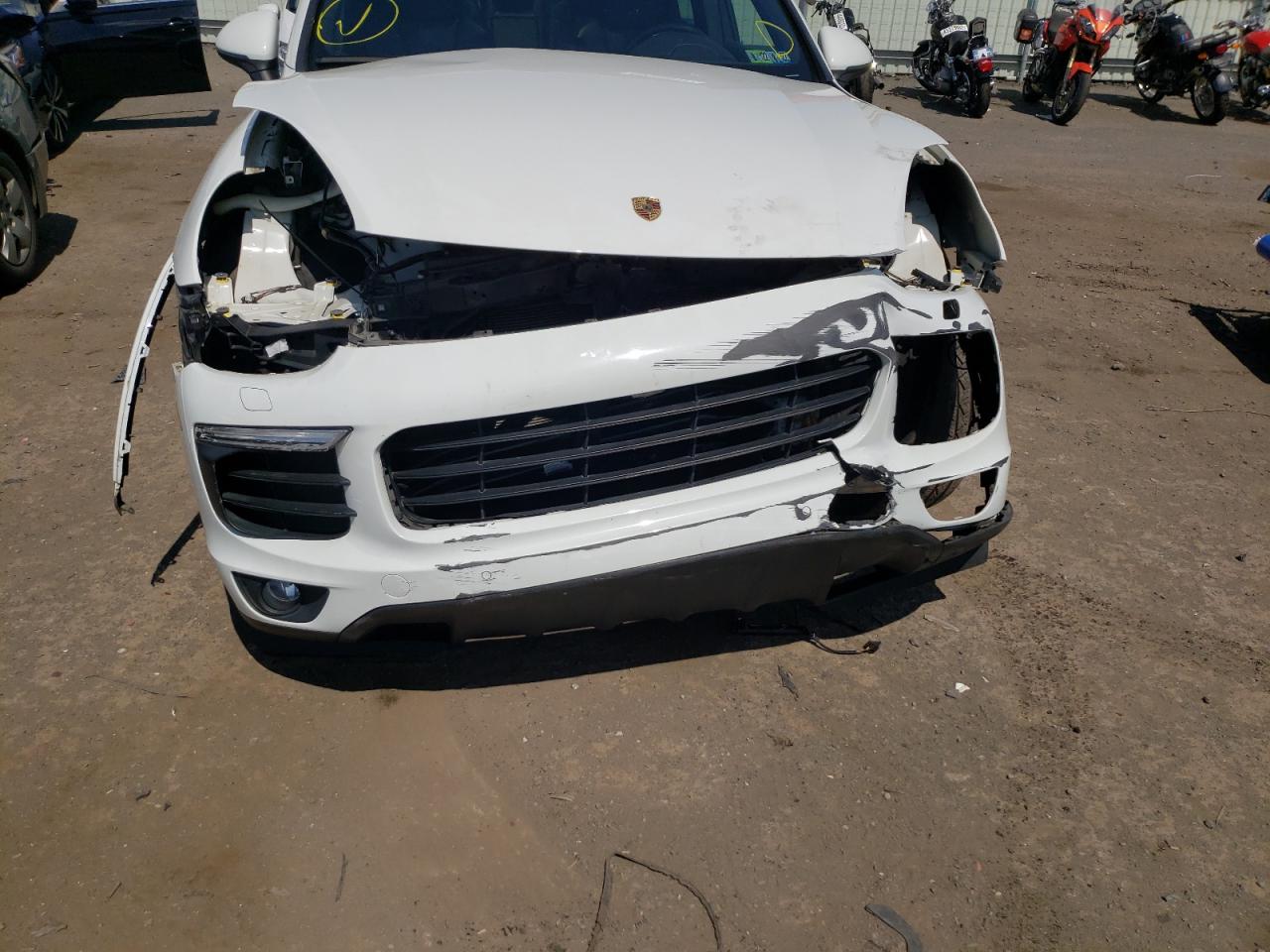 Photo 9 from auction – 2017 PORSCHE CAYENNE with VIN WP1AA2A22HKA87573