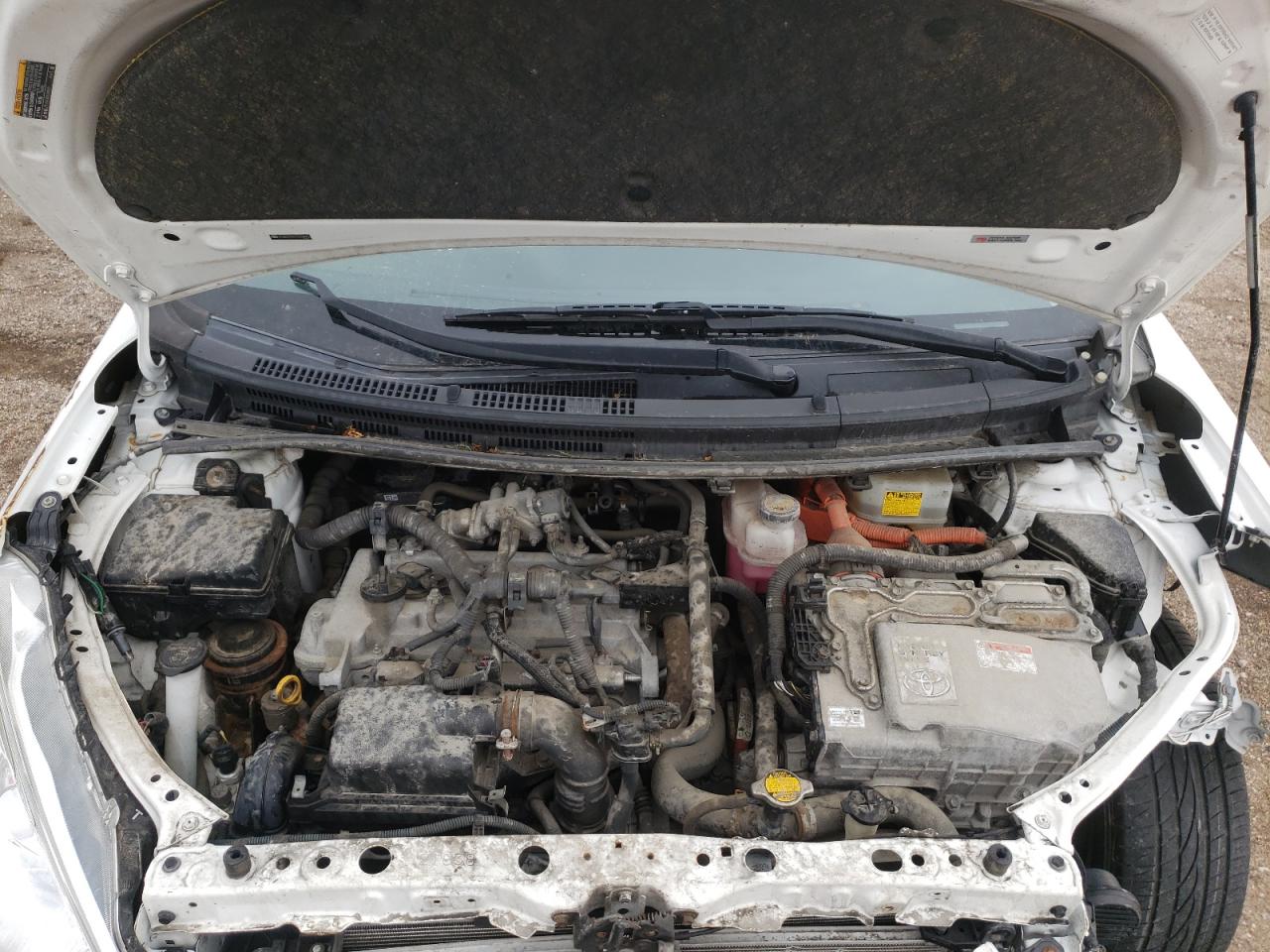 Photo 7 from auction – 2012 TOYOTA PRIUS C with VIN JTDKDTB31C1018902