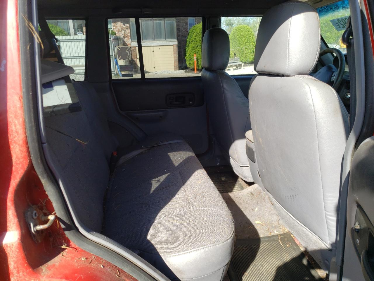 Photo 6 from auction – 1998 JEEP CHEROKEE with VIN 1J4FJ68S0WL126635