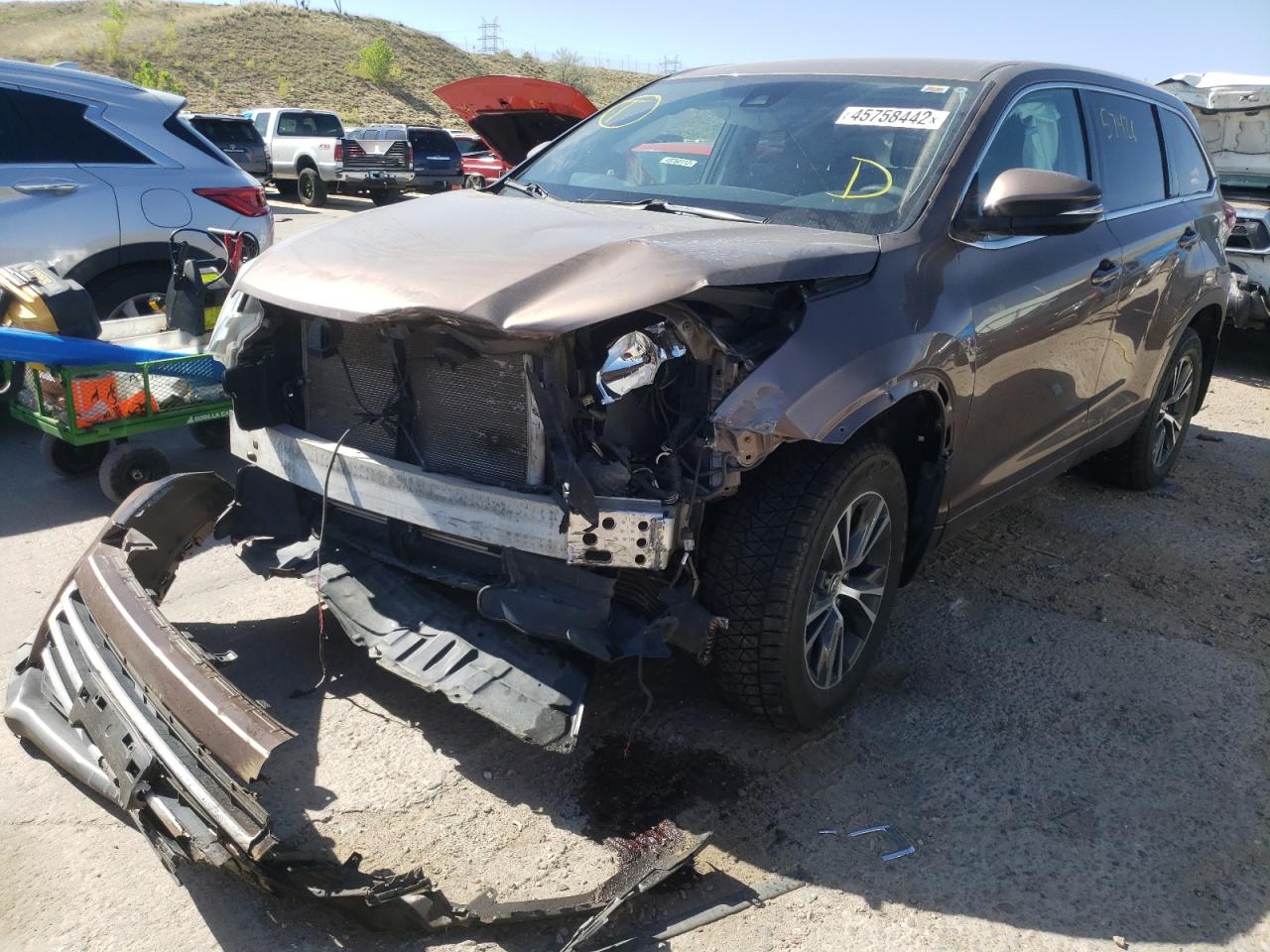 Photo 2 from auction – 2018 TOYOTA HIGHLANDER with VIN 5TDBZRFH9JS810659
