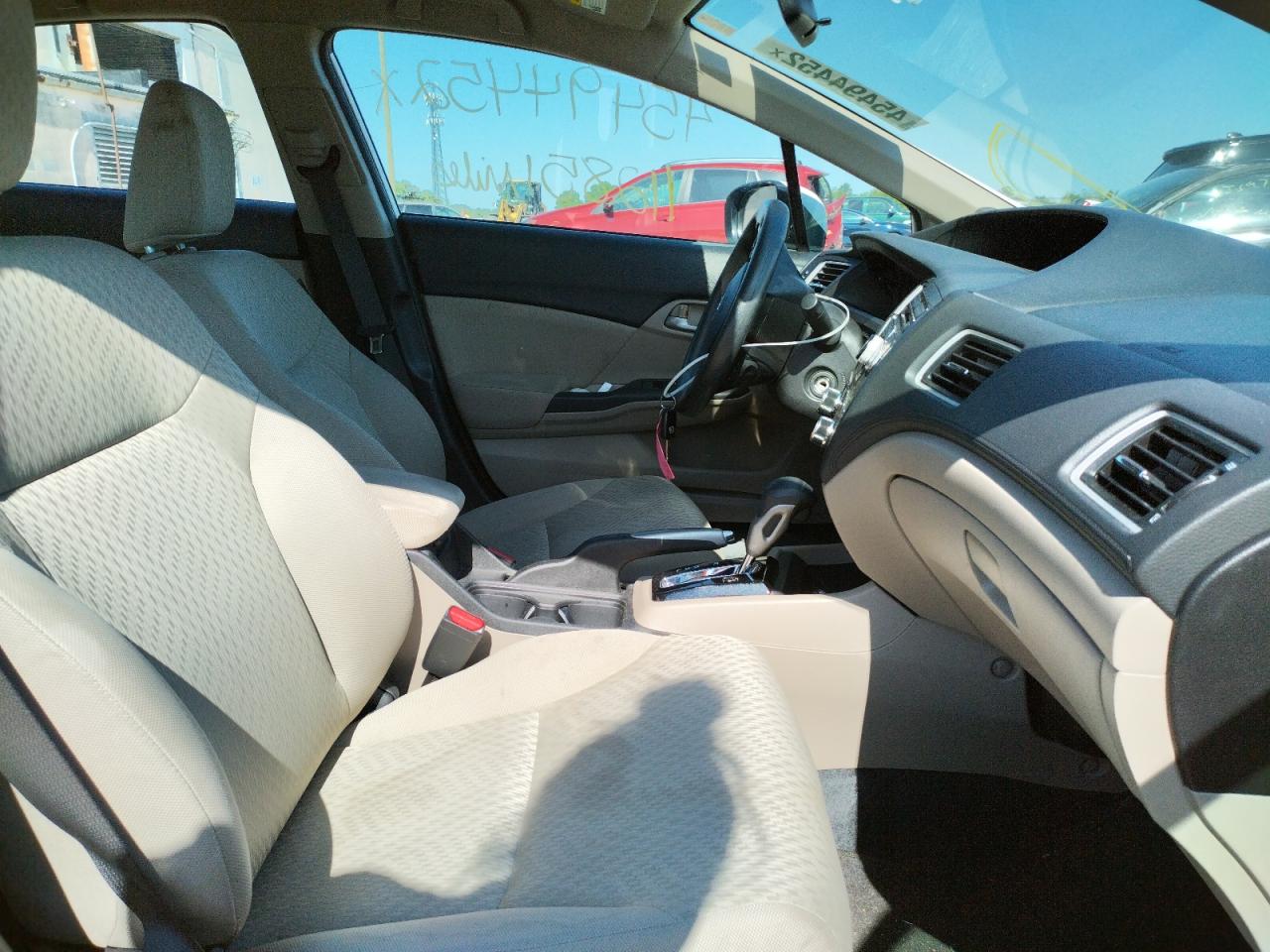 Photo 5 from auction – 2015 HONDA CIVIC LX with VIN 19XFB2F51FE008983