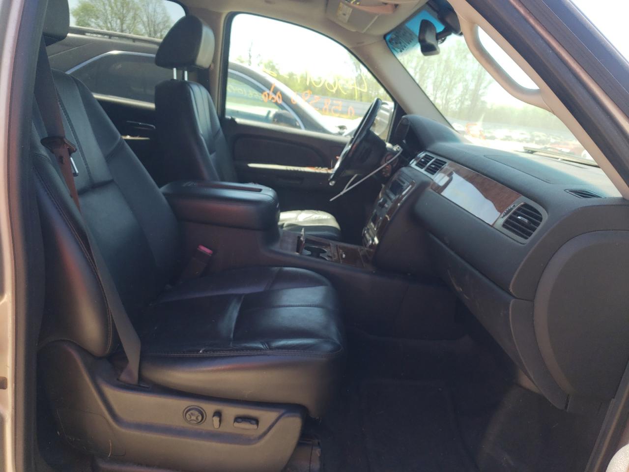 Photo 5 from auction – 2007 CHEVROLET SUBURBAN K with VIN 1GNFK16387J301588