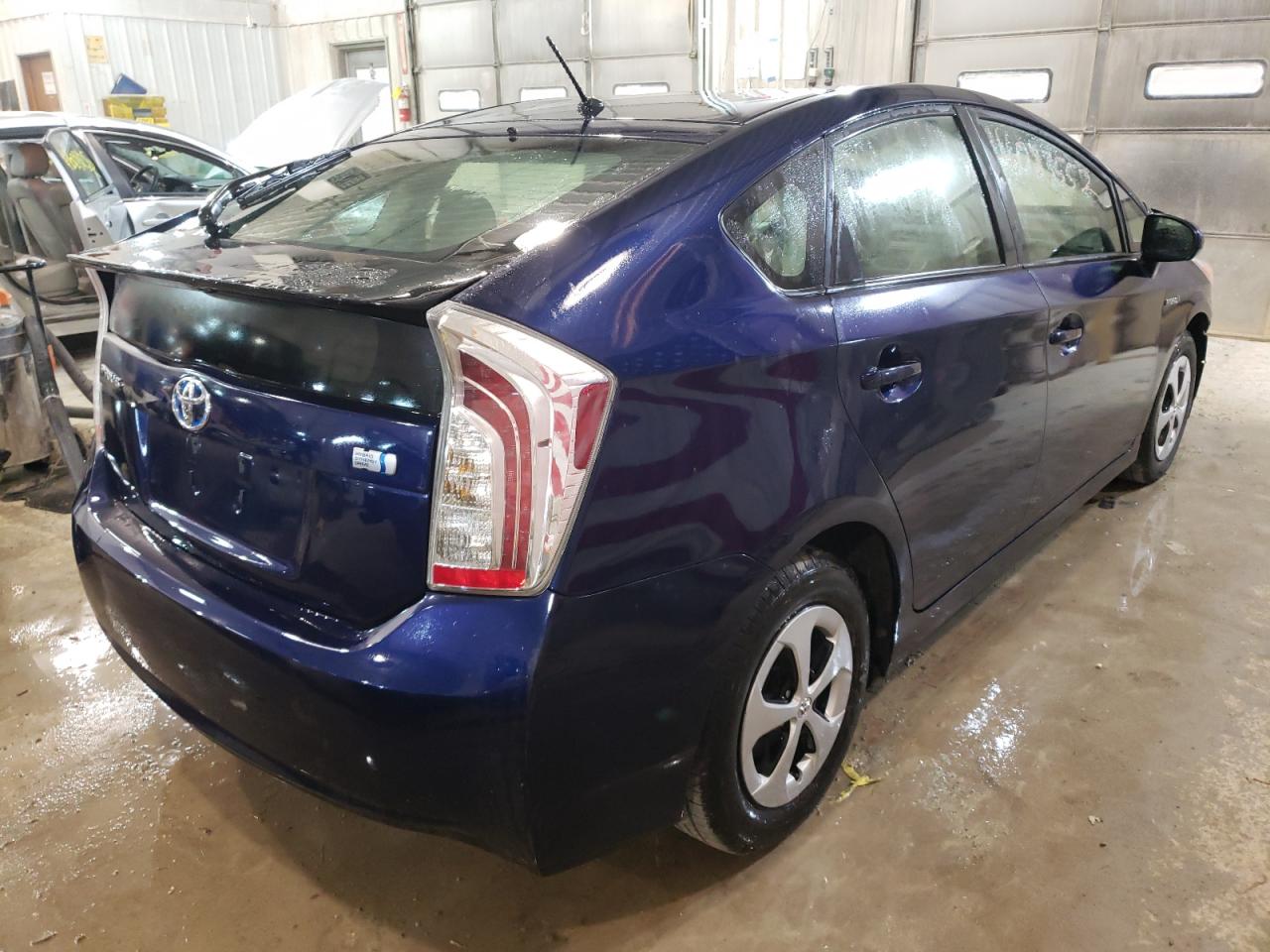 Photo 4 from auction – 2013 TOYOTA PRIUS with VIN JTDKN3DU1D0351787