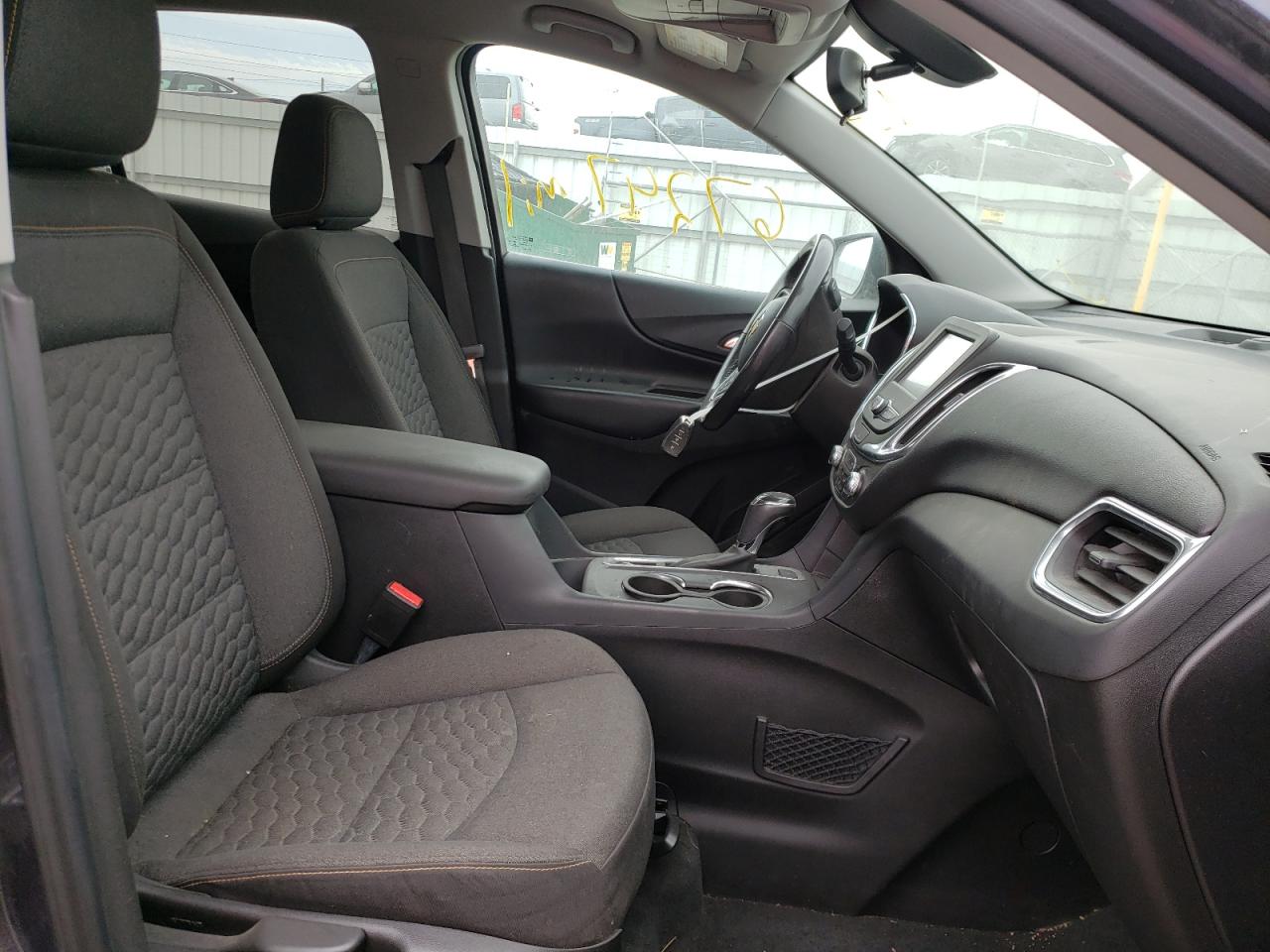 Photo 5 from auction – 2018 CHEVROLET EQUINOX LT with VIN 3GNAXUEU1JS589743