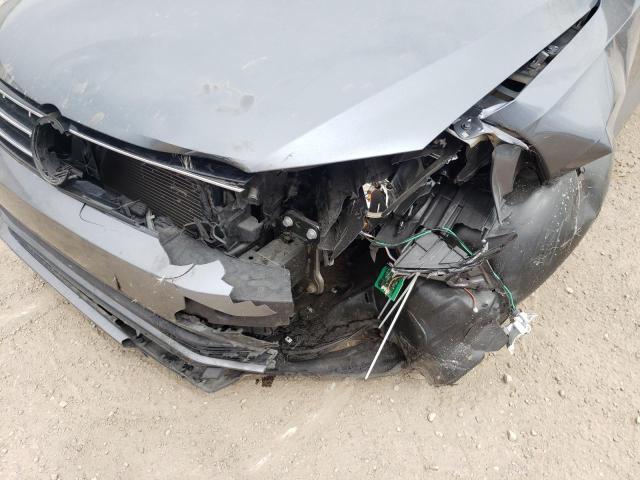 Photo 9 from auction – 2018 VOLKSWAGEN JETTA S with VIN 3VW2B7AJ0JM232564