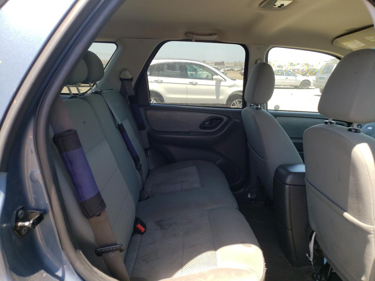 Photo 18 from auction – 2006 FORD ESCAPE XLT with VIN 1FMYU93166KB06557