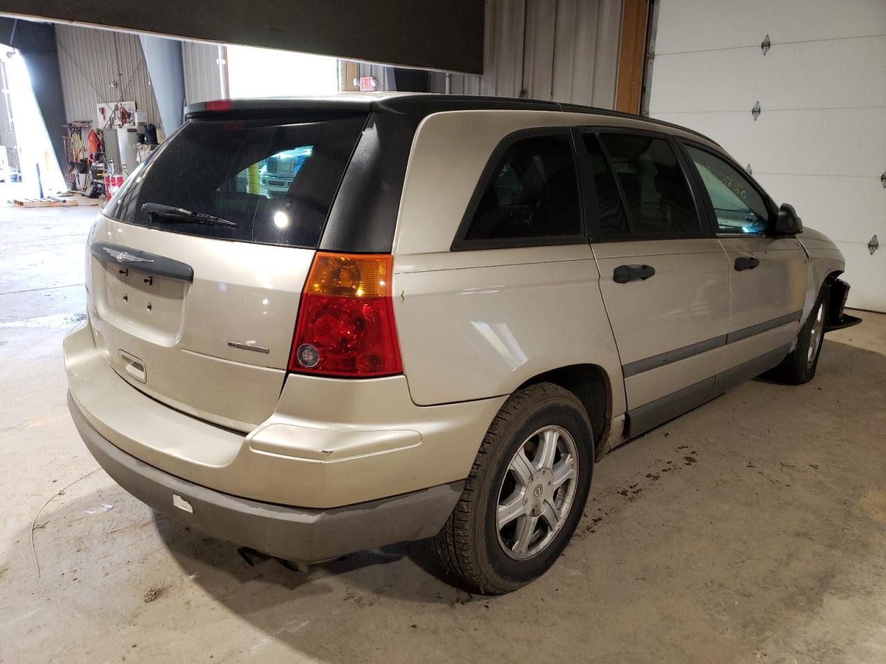 Photo 4 from auction – 2005 CHRYSLER PACIFICA with VIN 2C4GF48425R453044