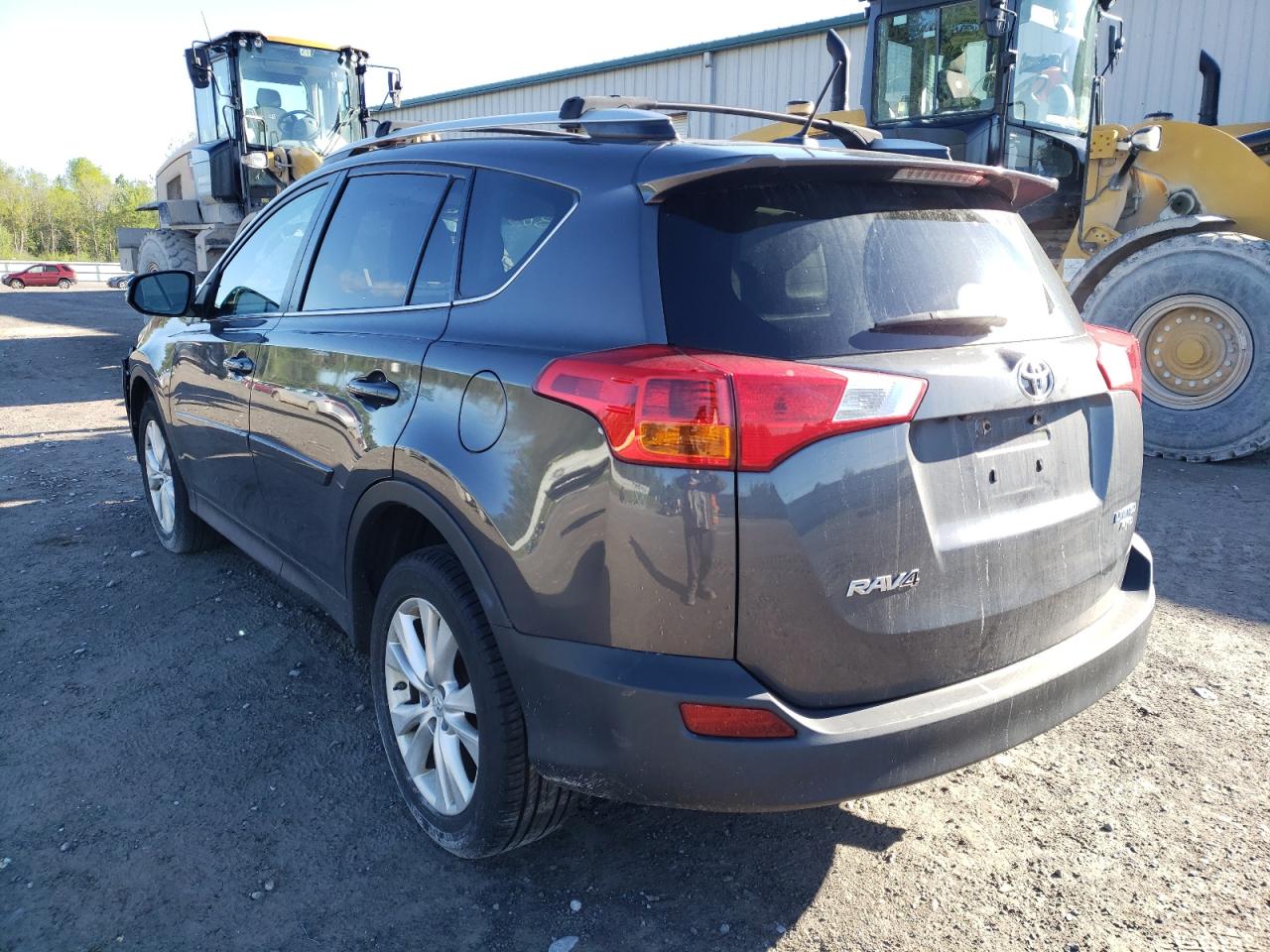 Photo 3 from auction – 2015 TOYOTA RAV4 LIMIT with VIN 2T3DFREVXFW344058