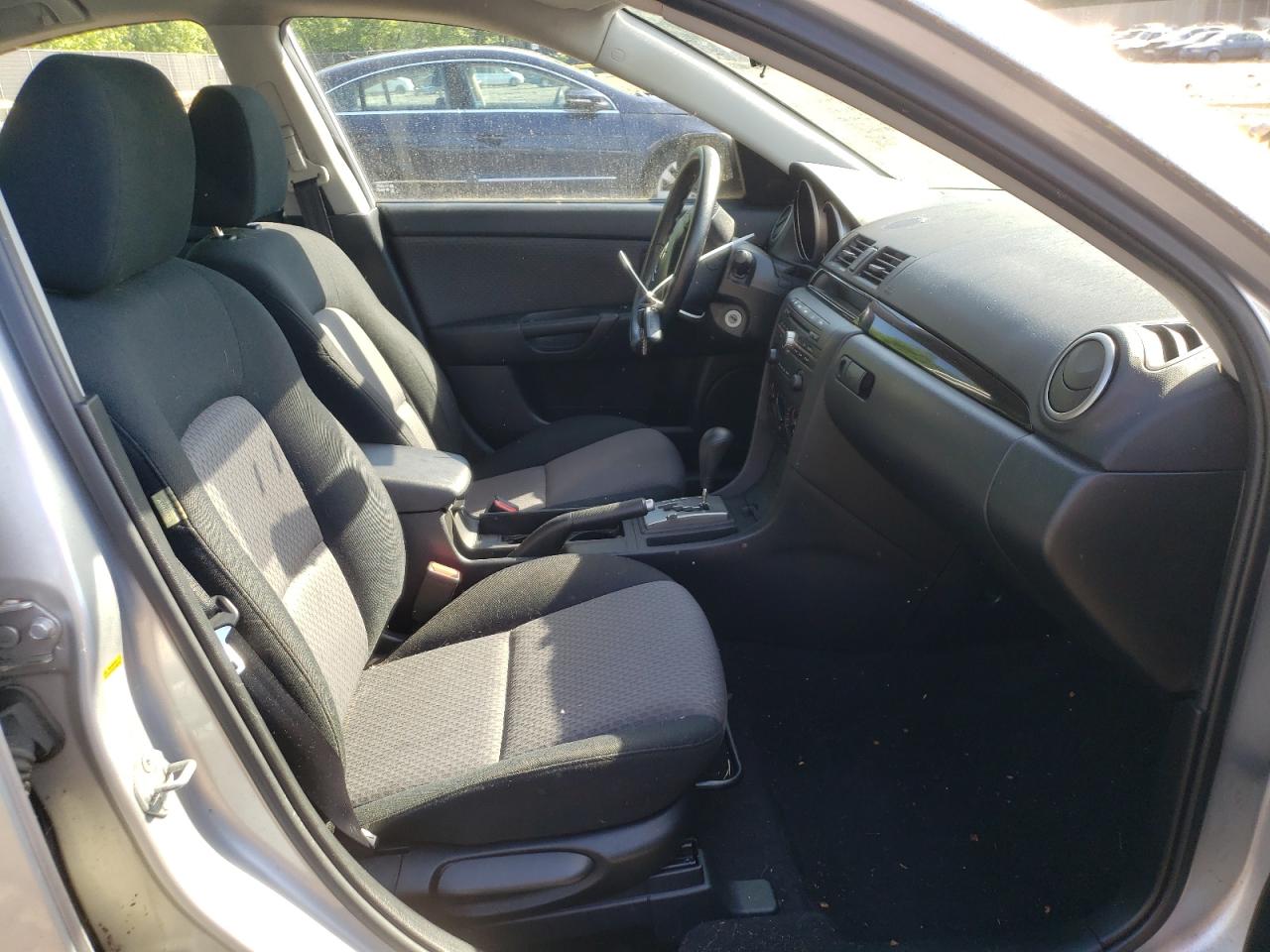 Photo 5 from auction – 2006 MAZDA 3 I with VIN JM1BK32F361449617