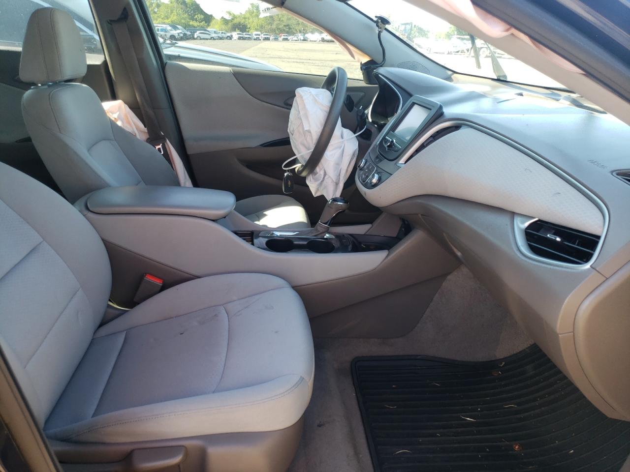 Photo 5 from auction – 2016 CHEVROLET MALIBU LS with VIN 1G1ZB5ST0GF187407