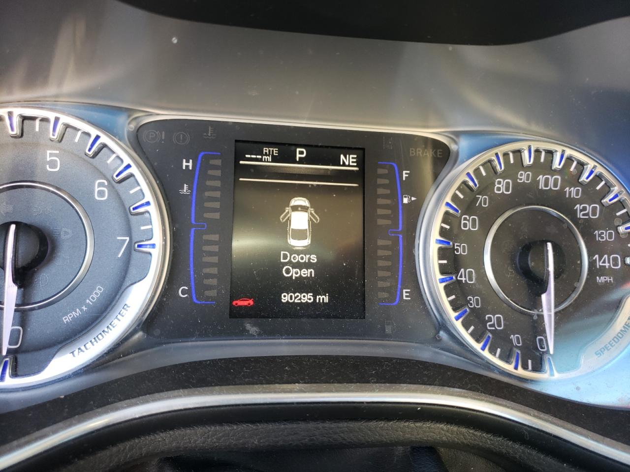 Photo 8 from auction – 2015 CHRYSLER 200 LIMITE with VIN 1C3CCCAB8FN531226