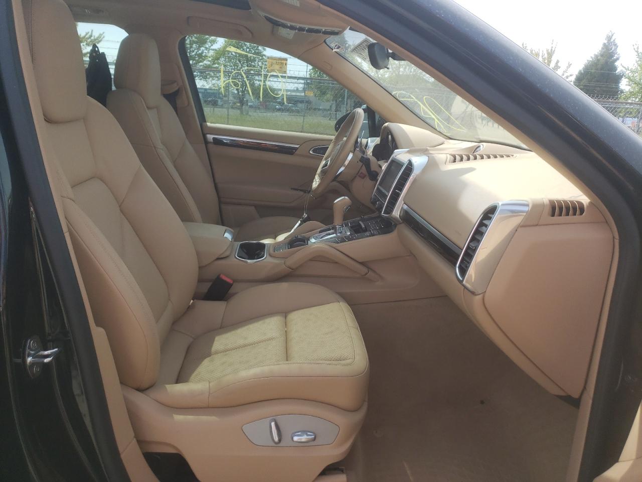 Photo 5 from auction – 2015 PORSCHE CAYENNE with VIN WP1AF2A26FLA42161