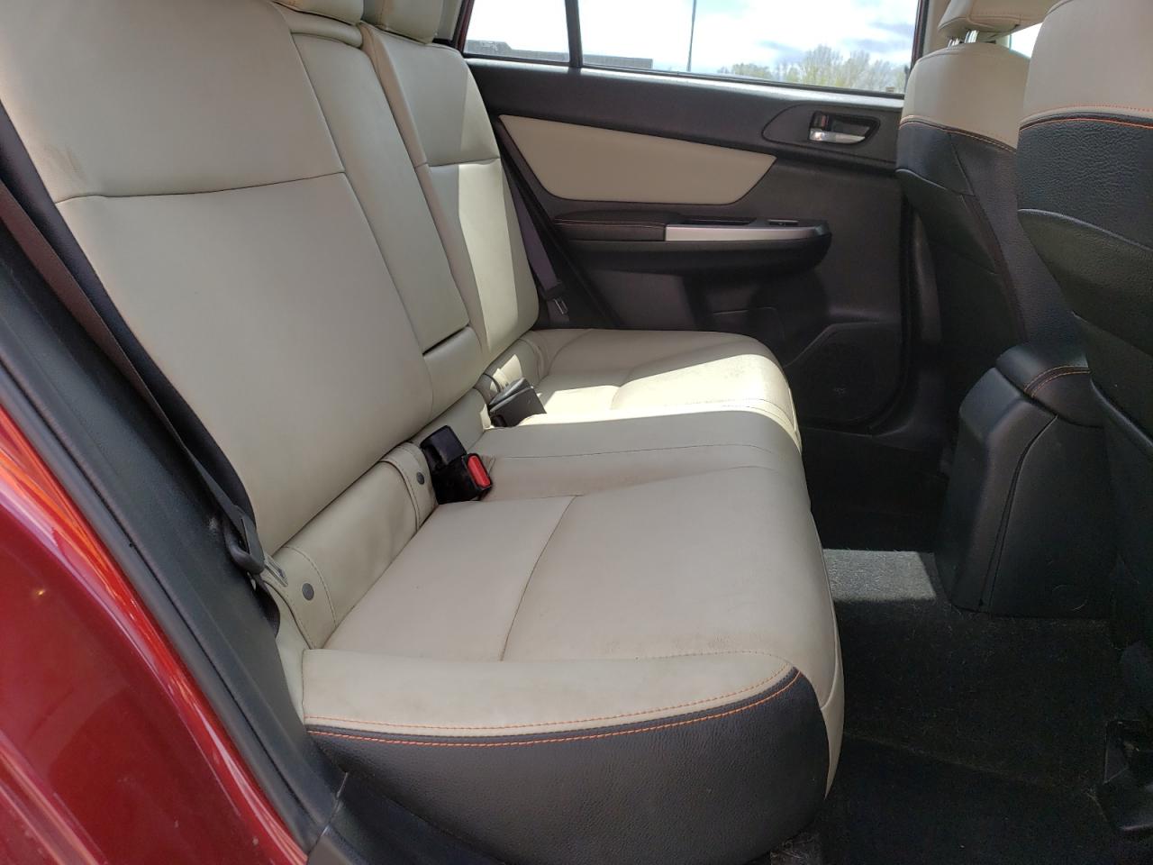 Photo 6 from auction – 2016 SUBARU CROSSTREK with VIN JF2GPANC6GH272164