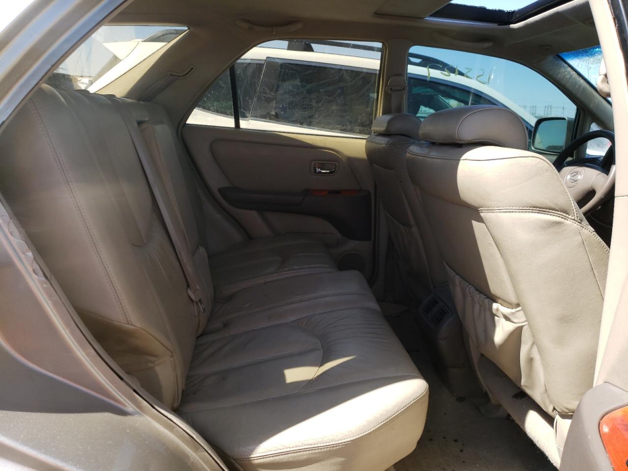 Photo 6 from auction – 2001 LEXUS RX 300 with VIN JTJHF10U110210681