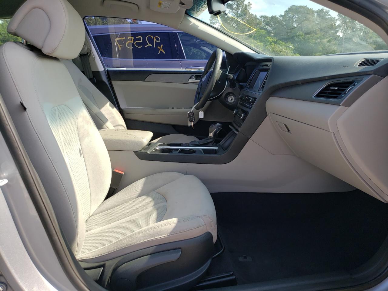 Photo 5 from auction – 2016 HYUNDAI SONATA SE with VIN 5NPE24AF0GH338831