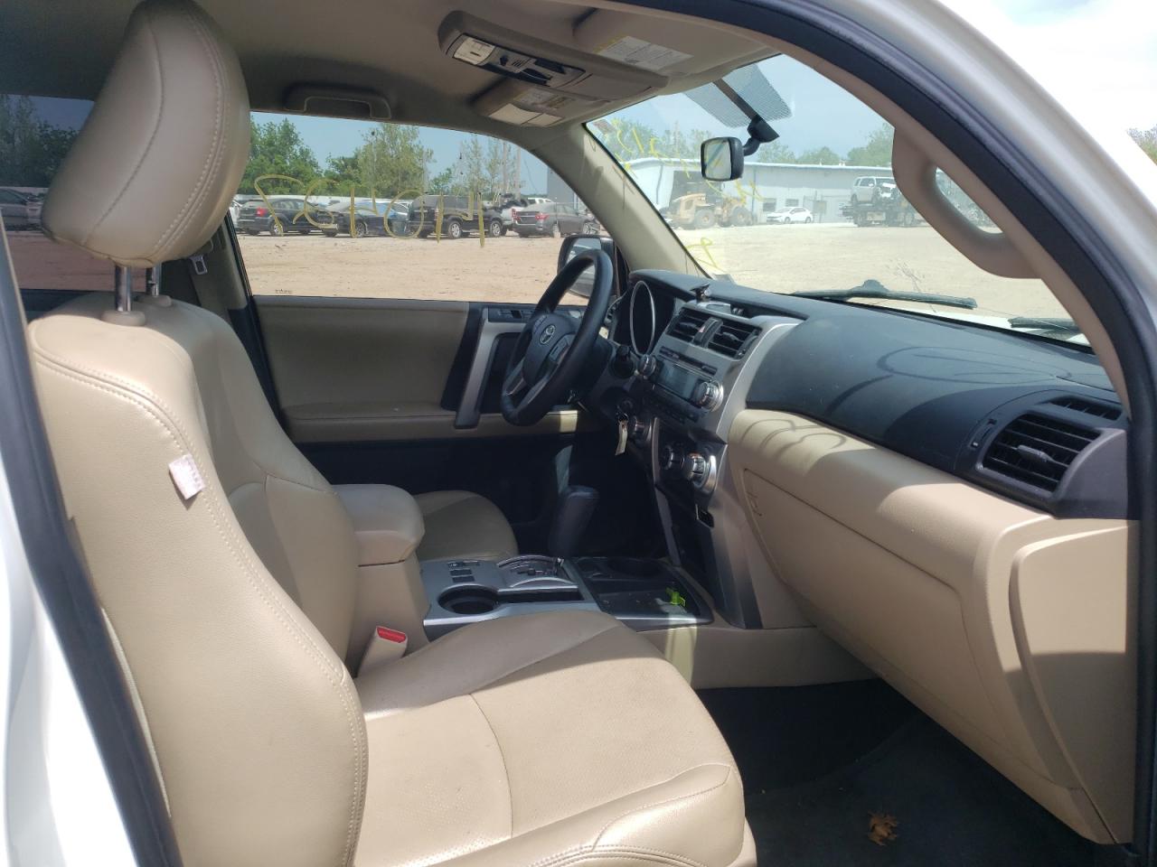 Photo 5 from auction – 2013 TOYOTA 4RUNNER SR with VIN JTEZU5JR5D5051536