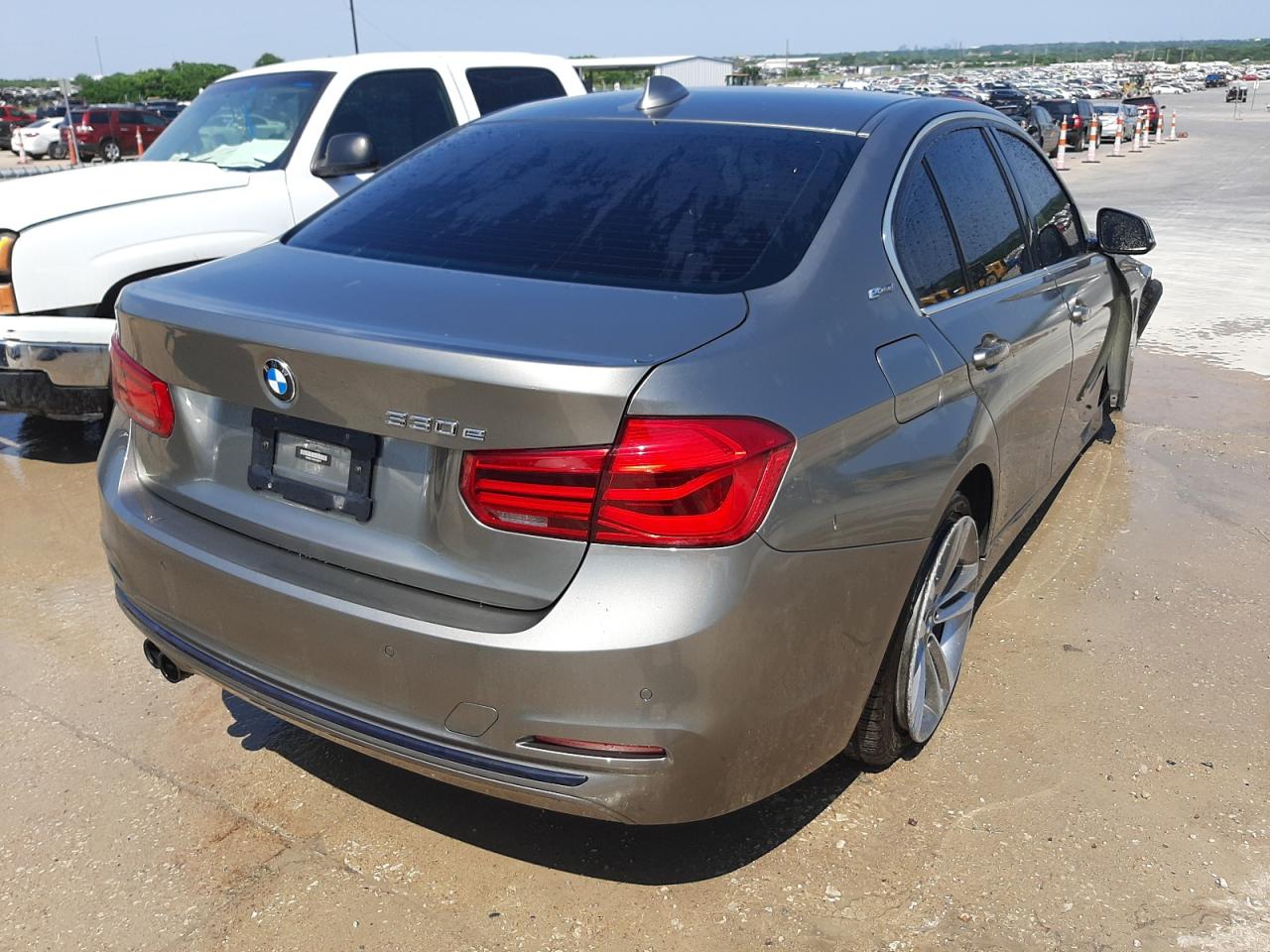 Photo 4 from auction – 2017 BMW 330E with VIN WBA8E1C35HA158577