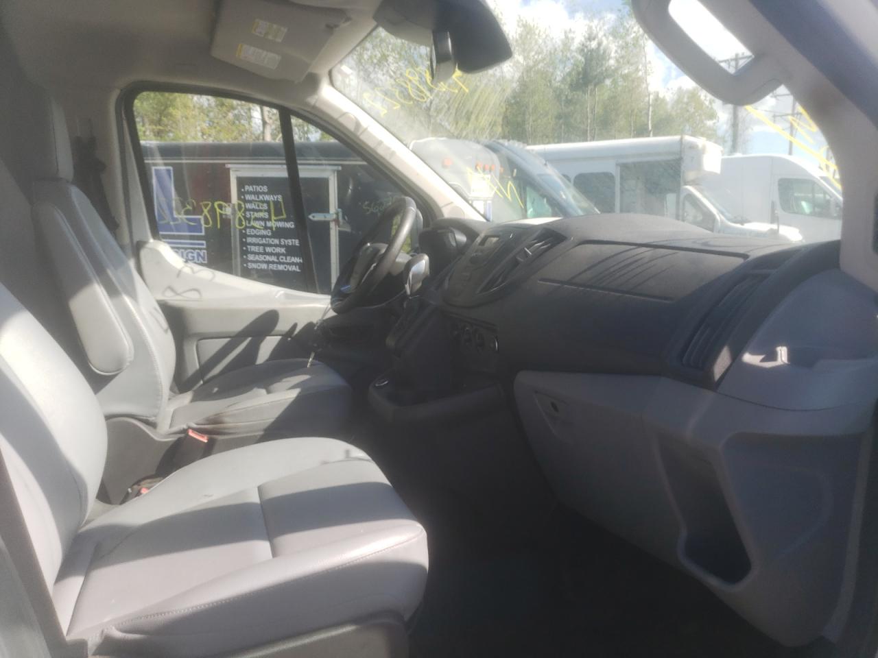 Photo 5 from auction – 2018 FORD TRANSIT T- with VIN 1FTYR1ZM0JKA54859