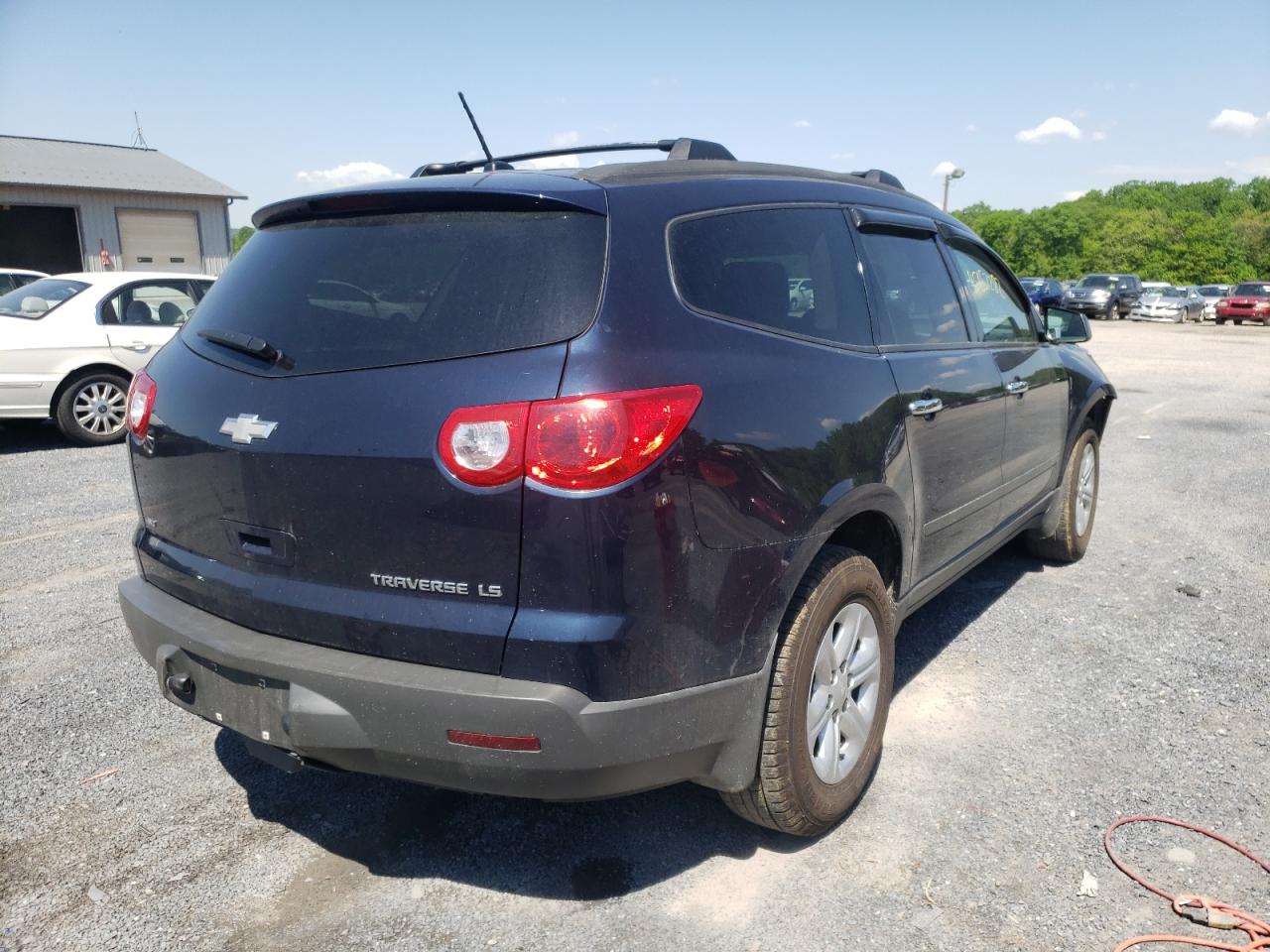 Photo 4 from auction – 2011 CHEVROLET TRAVERSE L with VIN 1GNKVFED9BJ412298