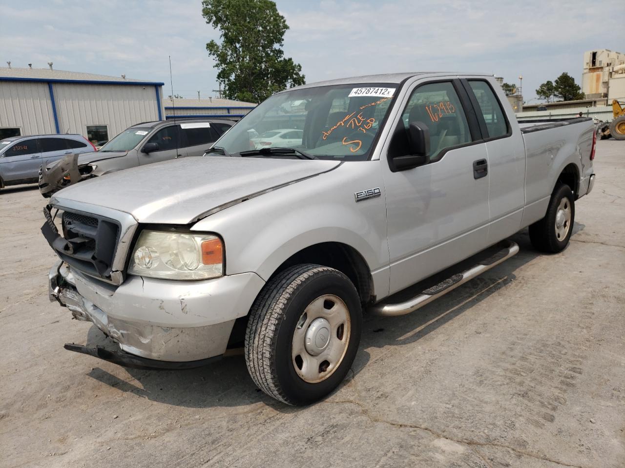 Photo 2 from auction – 2004 FORD F150 with VIN 1FTRX12W84NB05078