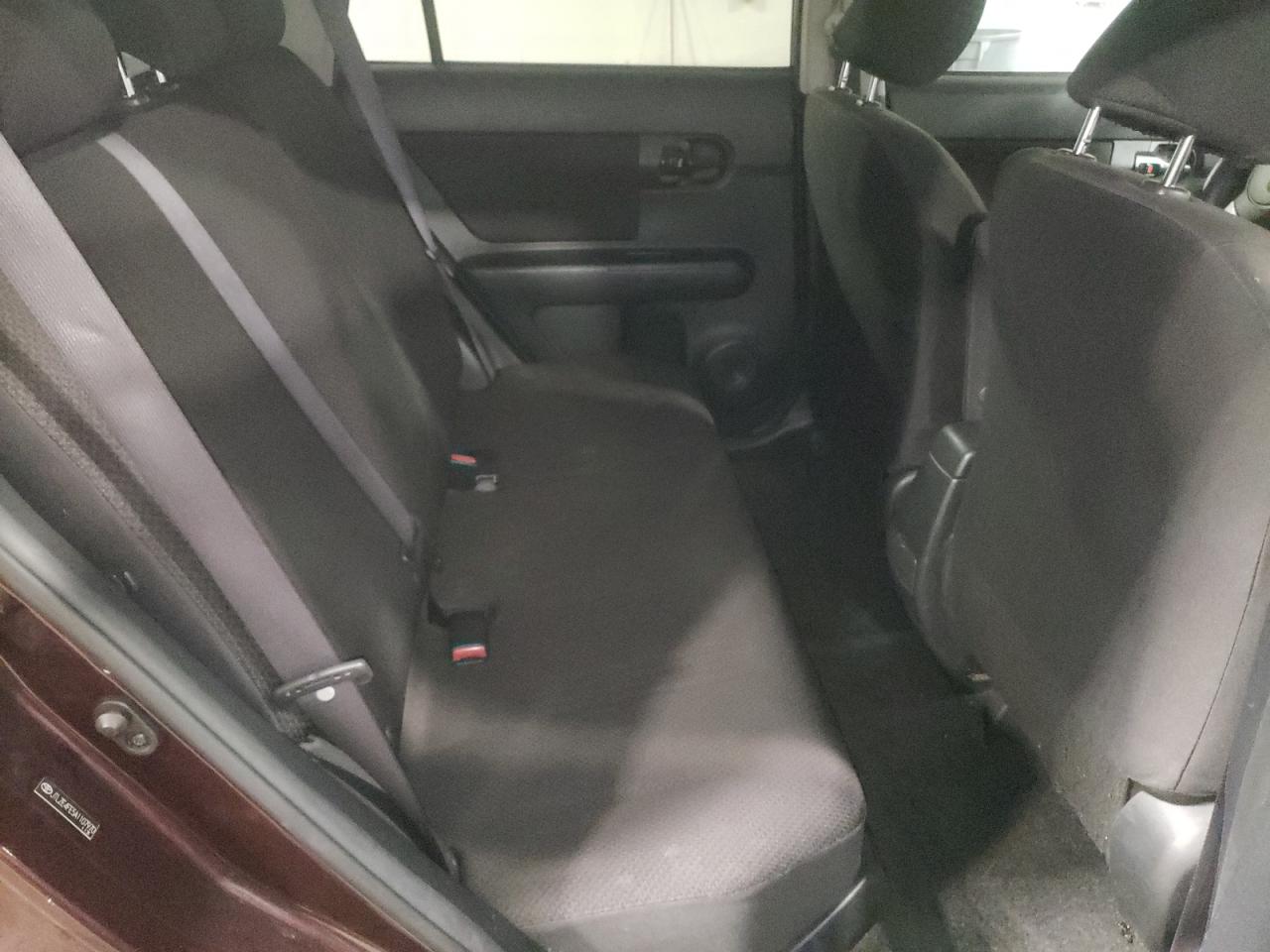 Photo 6 from auction – 2010 TOYOTA SCION with VIN JTLZE4FE5A1107970