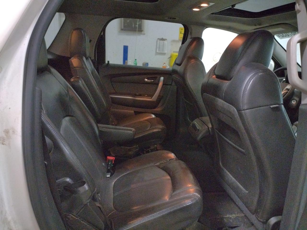 Photo 6 from auction – 2011 GMC ACADIA SLT with VIN 1GKKRRED7BJ160604