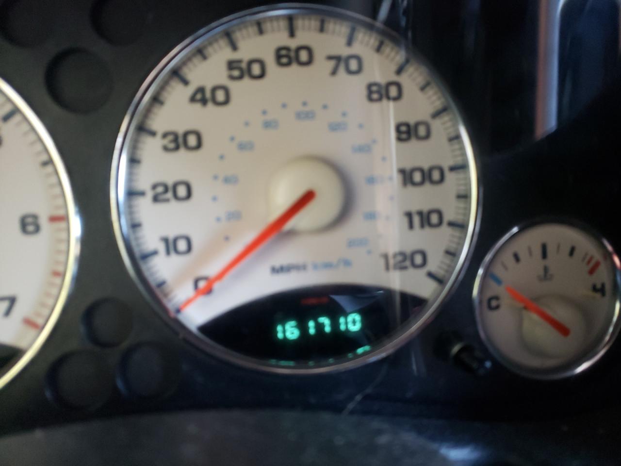 Photo 8 from auction – 2002 JEEP LIBERTY LI with VIN 1J8GL58K02W254602