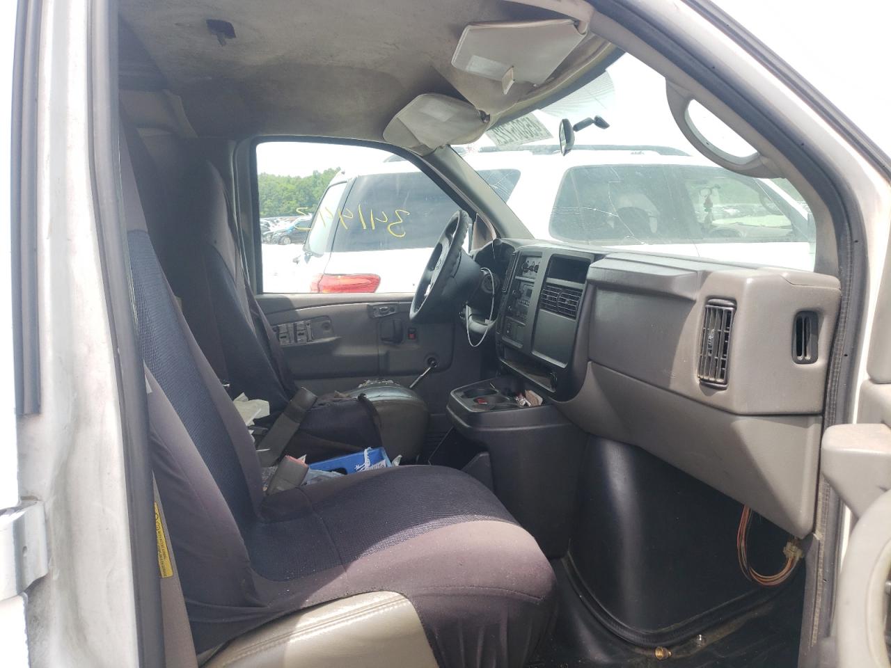 Photo 5 from auction – 2007 CHEVROLET EXPRESS G2 with VIN 1GCGG25VX71108978