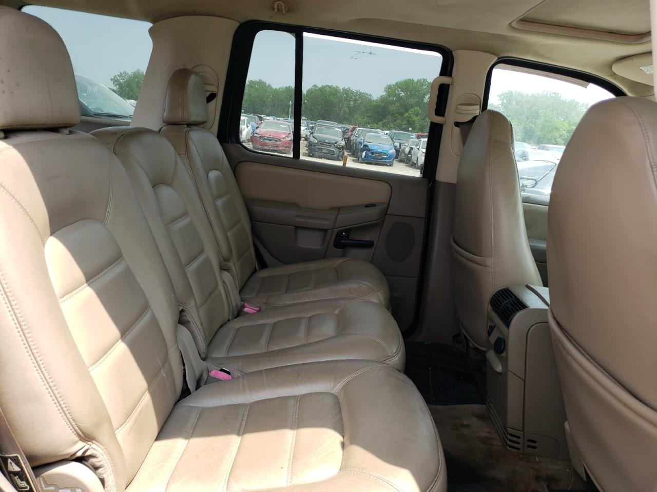 Photo 6 from auction – 2002 FORD EXPLORER X with VIN 1FMZU73W52ZA82869