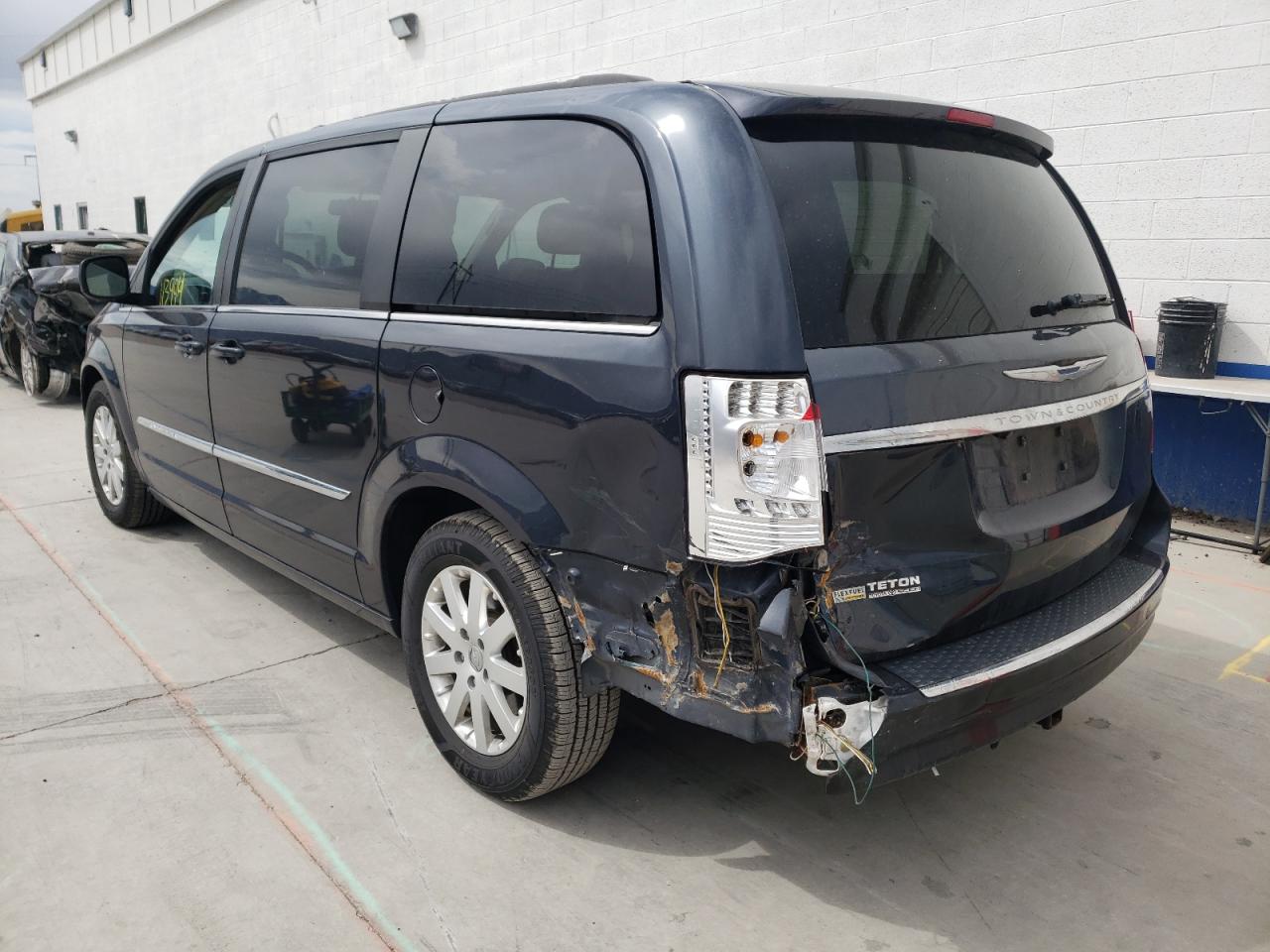 Photo 3 from auction – 2014 CHRYSLER TOWN & COU with VIN 2C4RC1BG2ER402792