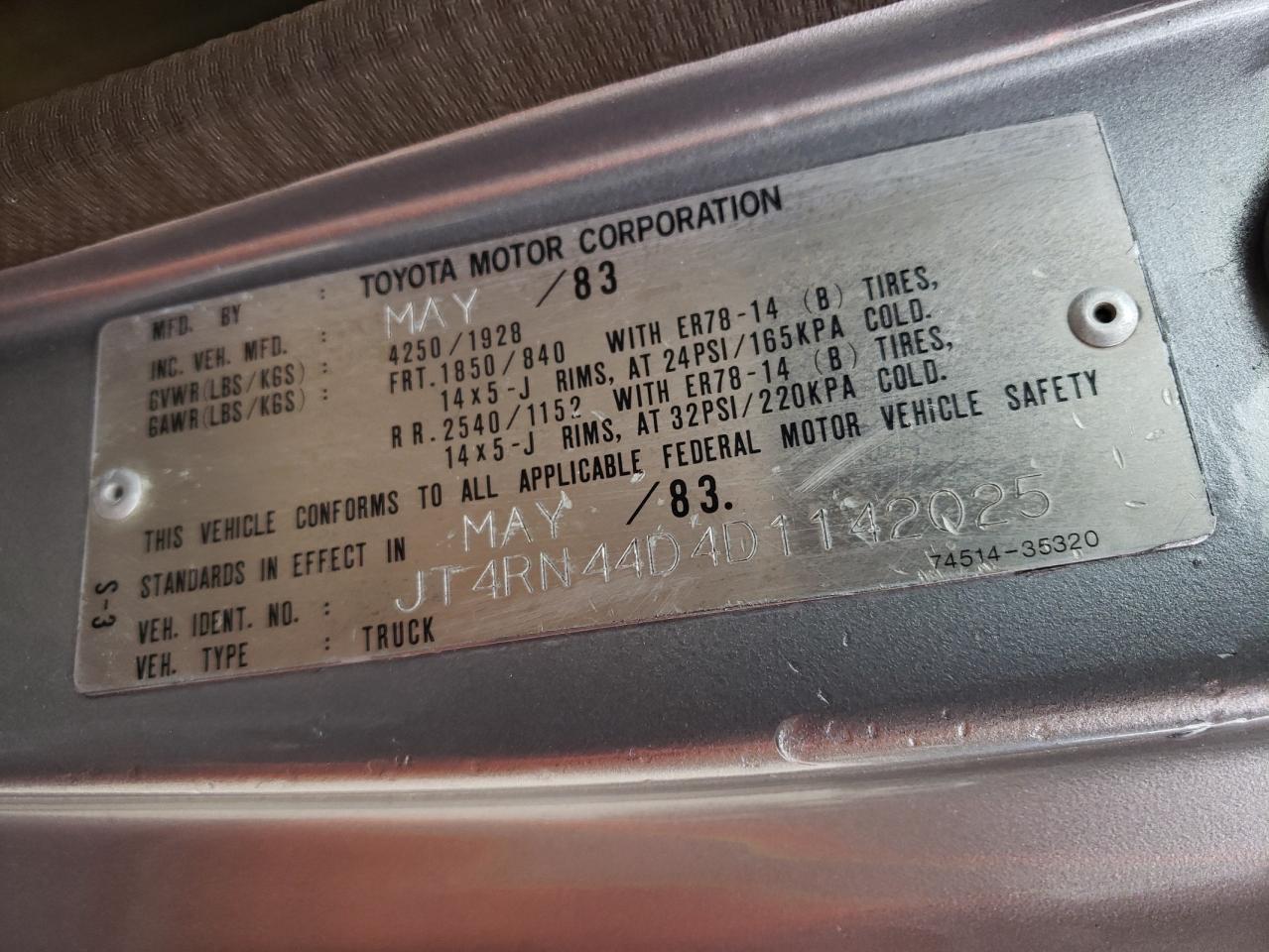Photo 10 from auction – 1983 TOYOTA PICKUP with VIN JT4RN44D4D1142025