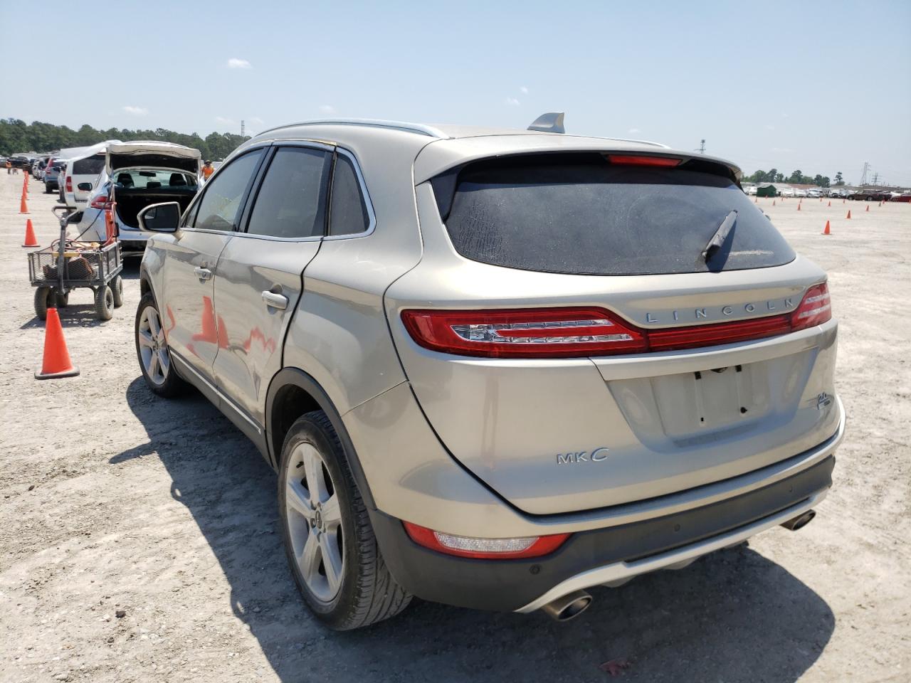 Photo 3 from auction – 2015 LINCOLN MKC with VIN 5LMCJ1A98FUJ47738